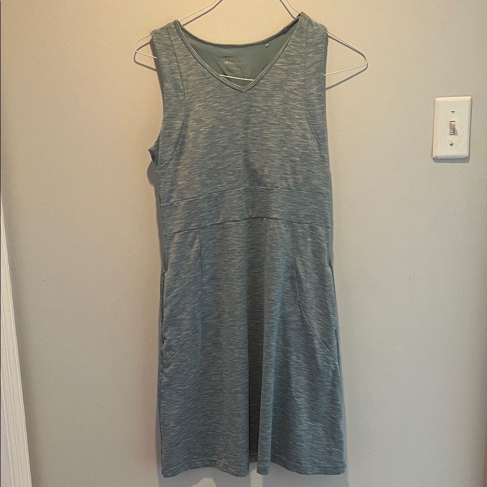 Padded dress with pockets